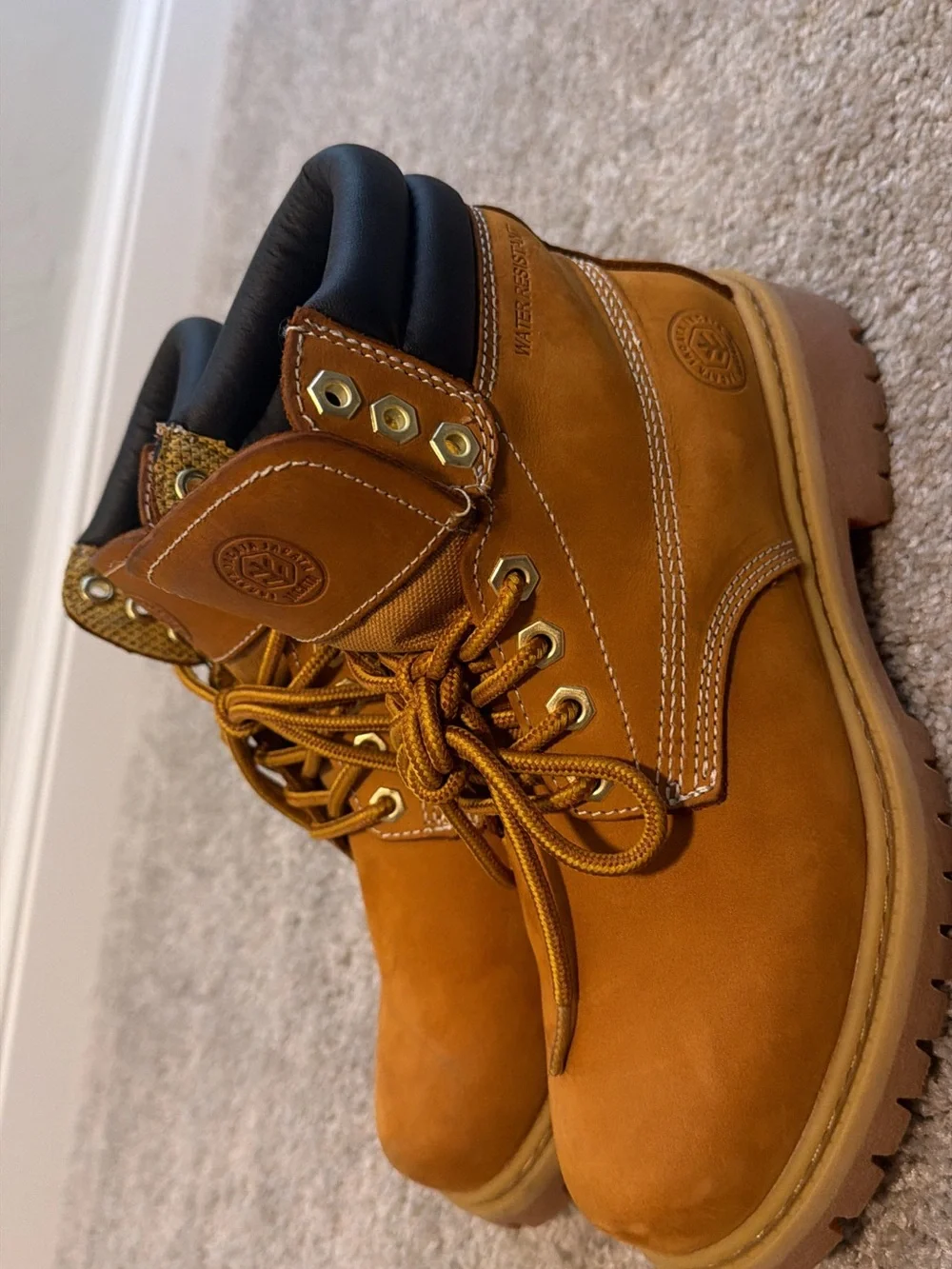 Tan Work-Style Lace-Up Boots - Rugged Outdoor Support